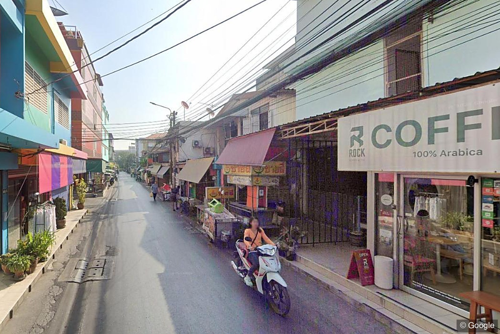 ร้านค้าและแผงอาหารในซอยพหลโยธิน 55